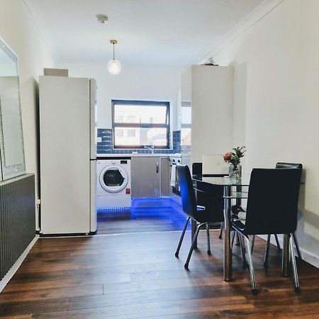 Beautiful Modern Apartment On Wick Lane London Exteriör bild
